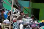 Warga Tambakrejo Menangis Rumah Mereka Dibongkar Satpol PP
