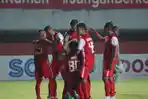 ara-pemain-persija-jakarta-merayakan-gol-braif-fatari-ke-gawang-persib-bandung.jpg