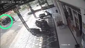 LAKA-MAUT-Screnshot-rekaman-cctv-kecelakaan-maut-antara-sepeda-motor.jpg
