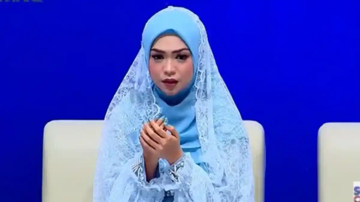 Gelar Pengajian Jelang Pernikahan dengan Teuku Ryan, Ria Ricis Berurai Air Mata Doakan Mendiang Ayah