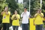 Jokowi Naik Sepeda Hadiri Deklarasi Alumni Universitas Indonesia