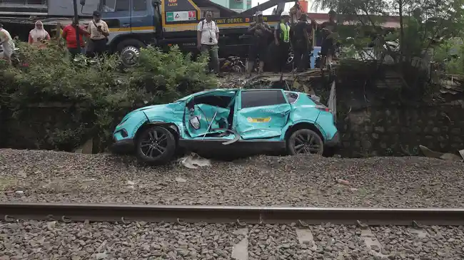 Sopir Taksi yang Terlibat dalam Kecelakaan Kereta Api di Bekasi Selamat, Kini Diamankan Polisi