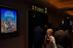 Lebaran Bareng Keluarga, Ayu Rizka Pilih Nonton Bioskop, Bersama Anaknya