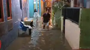 Kampung-Melayu-yang-terendam-banjir-luapan-Kali-Ciliwung.jpg
