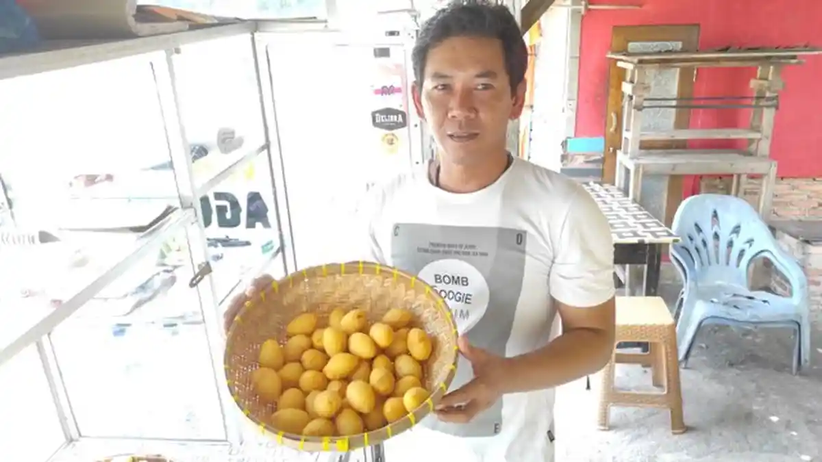 Combro Buatan Agus Pakai Bahan Singkong Berkualitas