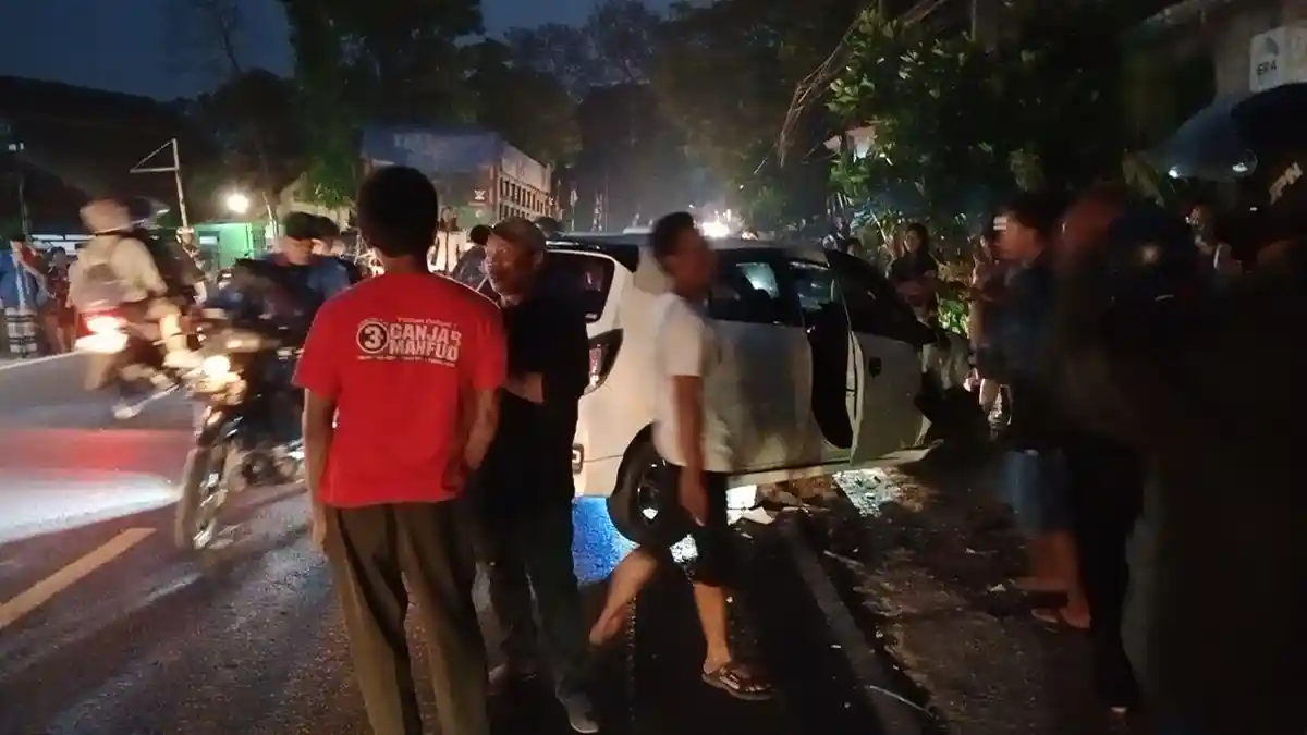 Breaking News: Tabrakan Beruntun Terjadi di Jatinangor Sumedang, 4 Orang Dikabarkan Terluka