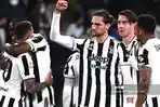 para-pemain-juventus-atau-si-nyonya-tua-merayakan-gol.jpg