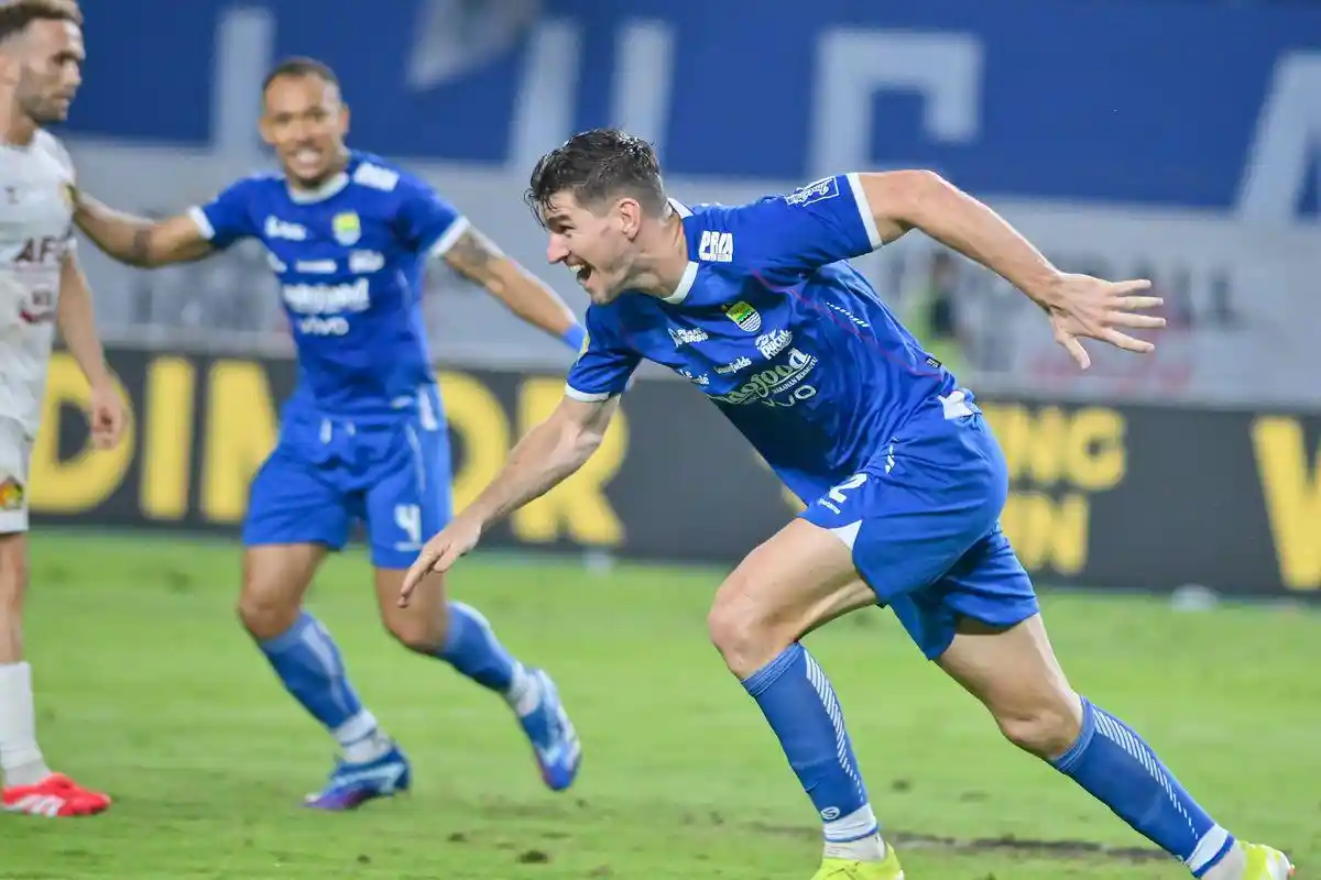 Jadwal Persib Bandung ke Padang, Bakal Tanpa Nick Kuipers dan Ryan Kurnia Lawan Kabau Sirah