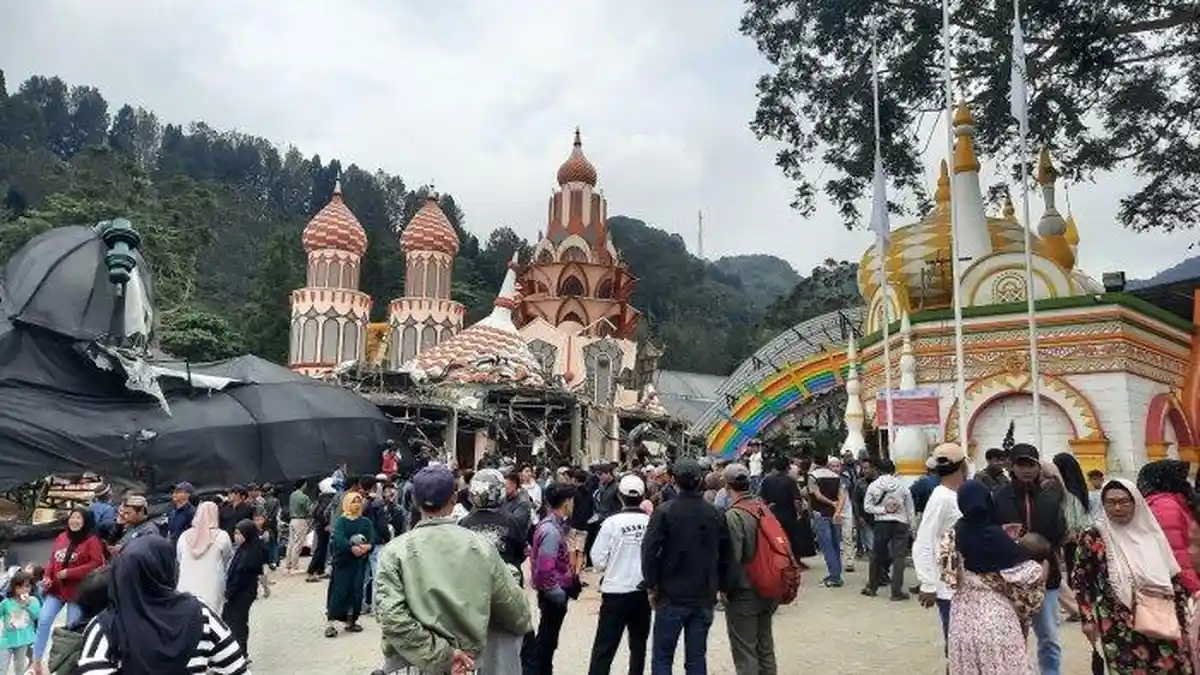 Ratakan Hisbisc Fantasy Puncak Bogor, Gubernur Jabar Kerahkan 5 Alat Berat