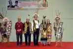 Ahok dan Puput Dapat Gelar Kehormatan dari Masyarakat Dayak