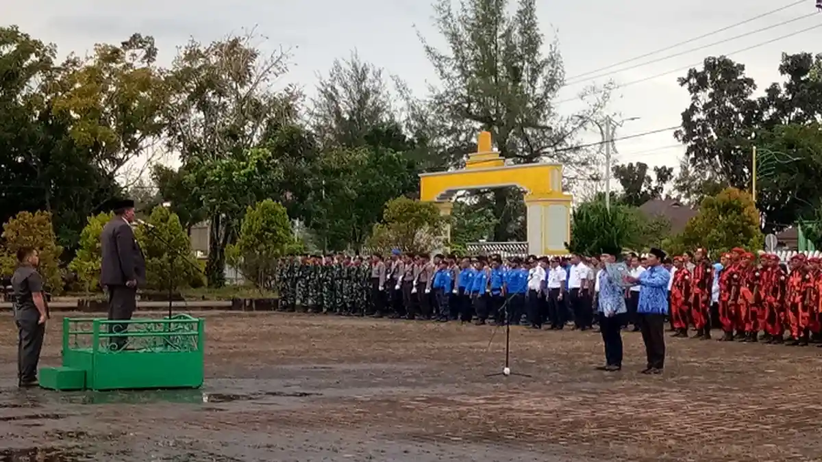 Pimpin Upacara Hari Pahlawan, Dulmusrid Ajak Pemuda Jadi Pahlawan Masa Kini