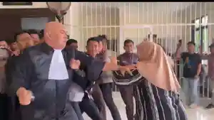SIDANG-RICUH.jpg