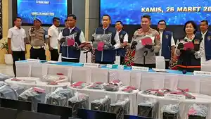 Momen-Direktur-Reserse-Siber-Polda-Sumut-Kombes-Bayu-Wicaksono-dan-Kabid-Humas-Polda-Sumut-1.jpg