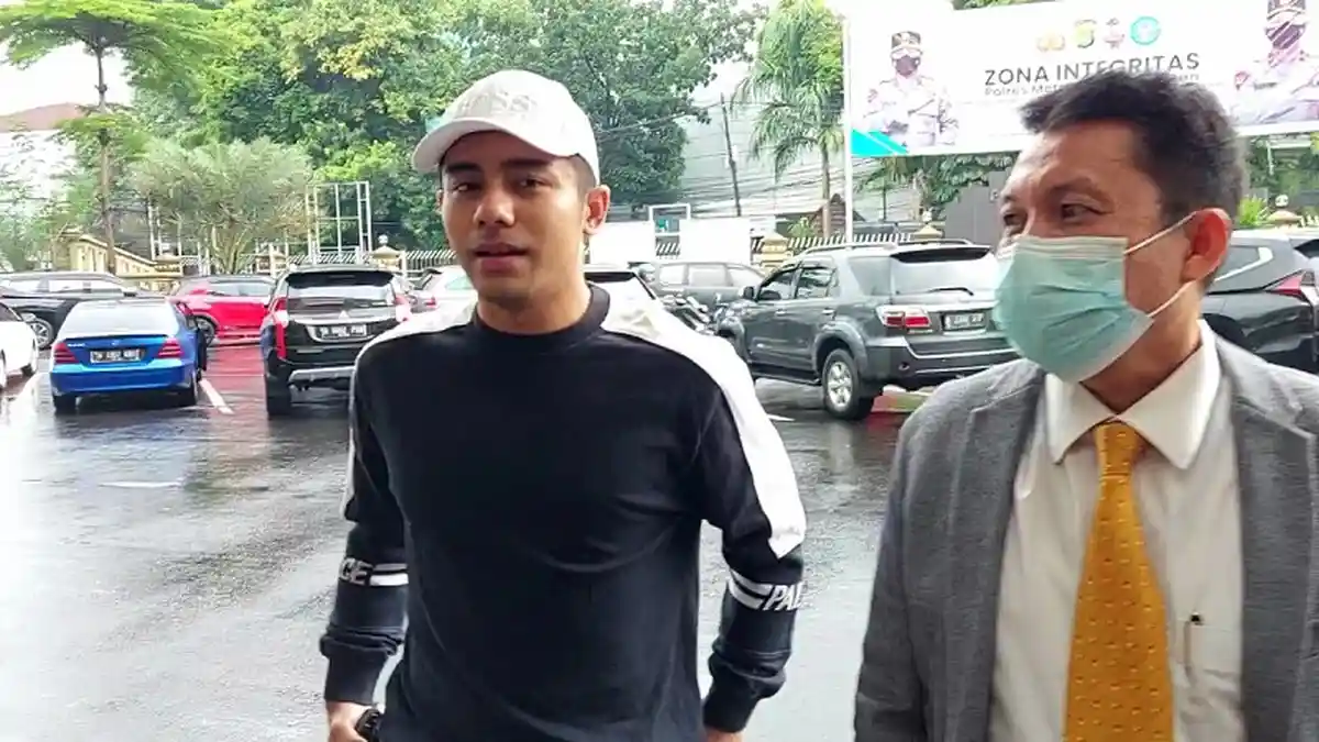 Riza Syah Dianiaya Orang Karena Perkara Parkir Parkir Mobil