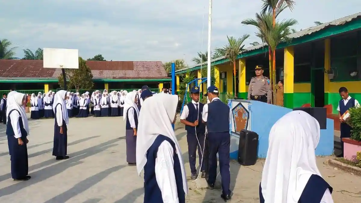 Police Go To School, Binmas Polres Tebingtinggi Sosialisasi Ran Pijar di SMP YPN