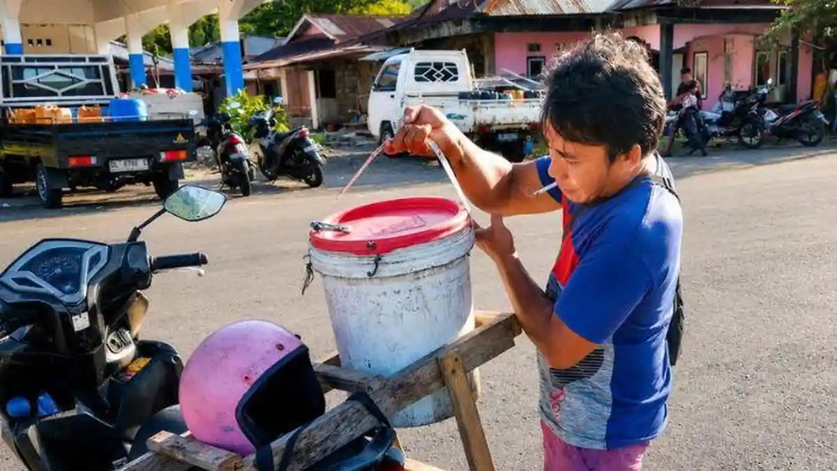 Kisah Abu, Penjual Ikan Keliling yang Bertahan di Tengah Lesunya Ekonomi Sangihe