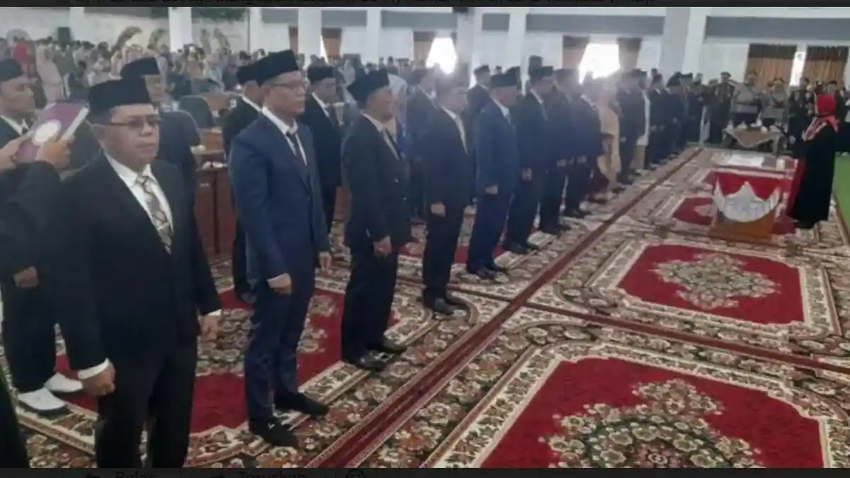 35 Anggota DPRD Tanah Datar 2024-2029 Dilantik, Anton Yondra dan Nurhamdi Zahar Pimpinan Sementara