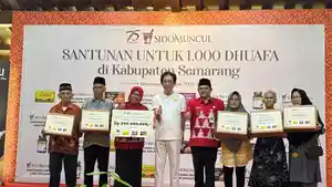 PT-Industri-Jamu-Dan-Farmasi-Sido-Muncul-Tbk-memberikan-santunan-kepada-1000.jpg