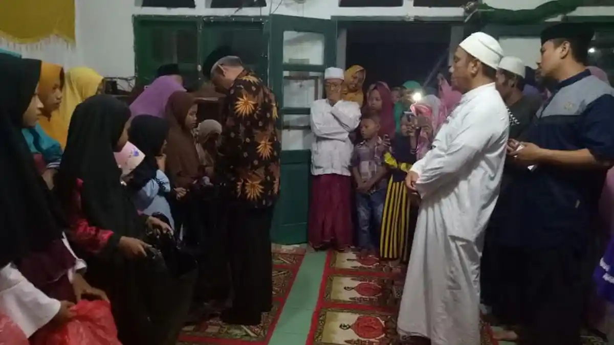Rayakan Tahun Baru Islam, Bupati Luwu Timur dan Wakilnya Santuni Anak Yatim di Mangkutana