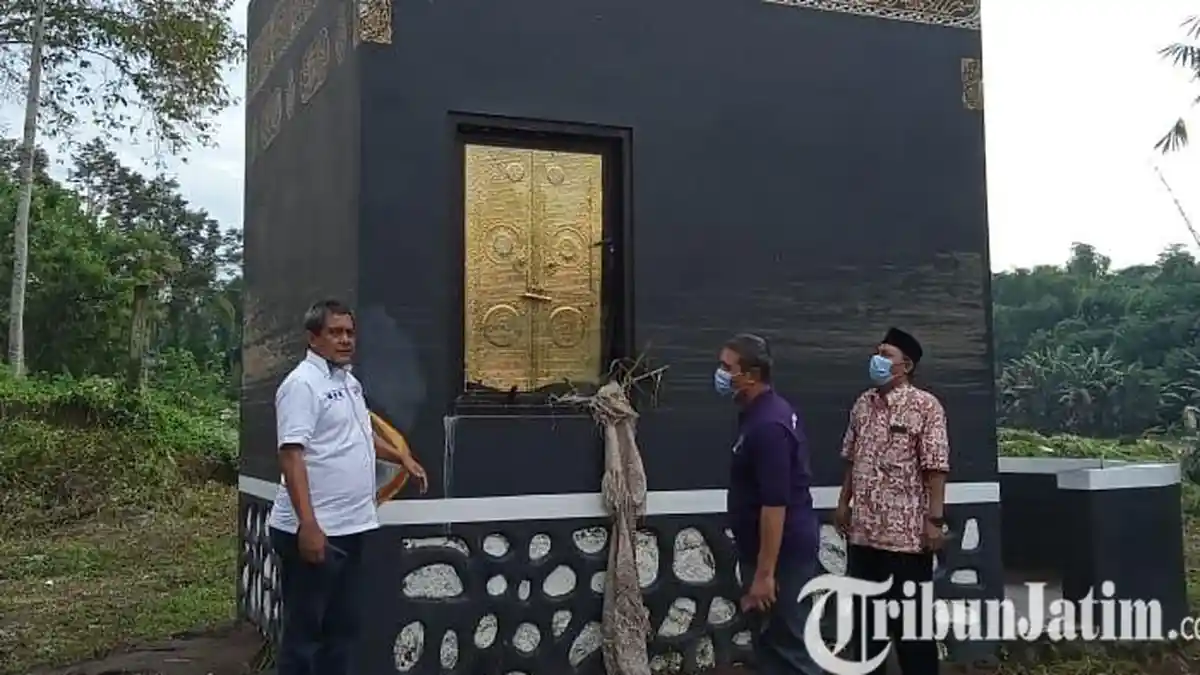 Banjir Jebol Pintu Gedung Teater IAIN Jember
