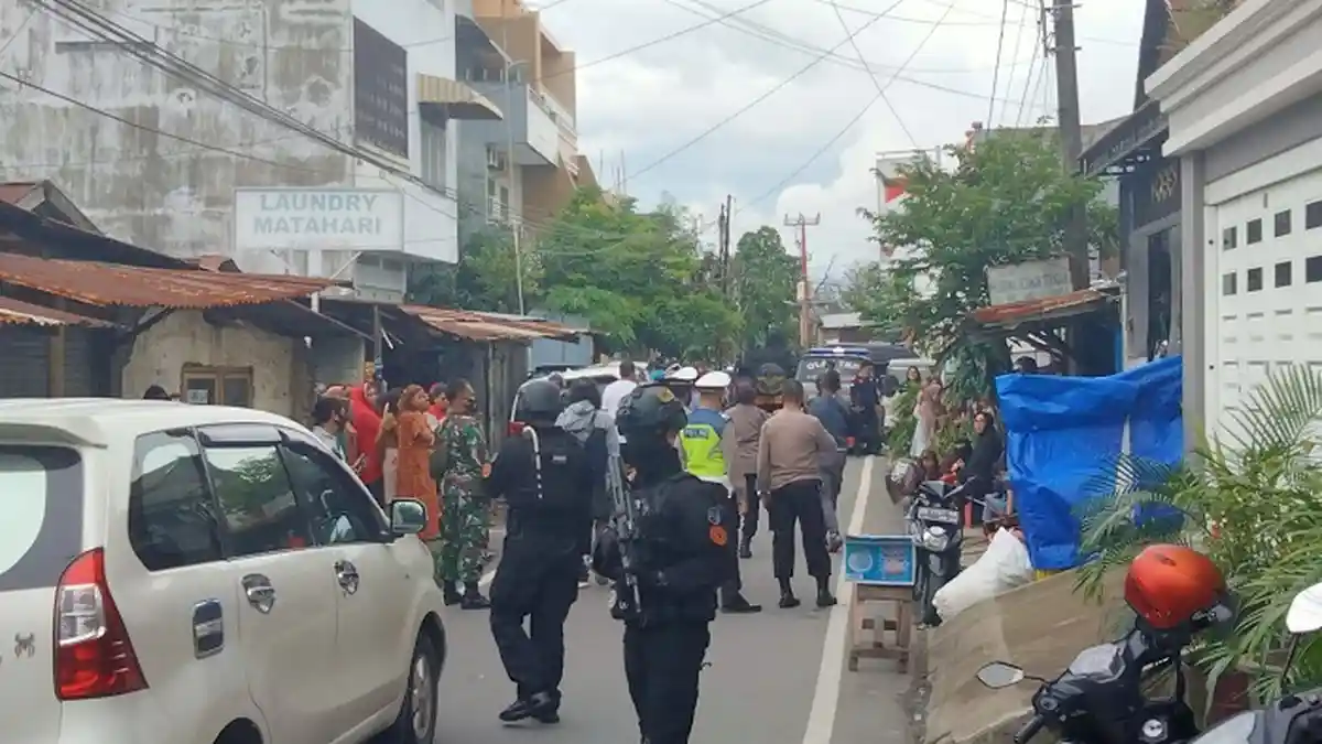2 Jam, Tim Gegana Brimob Polda Sulsel Geledah Rumah Warga di Jl Bunga Ejaya Makassar