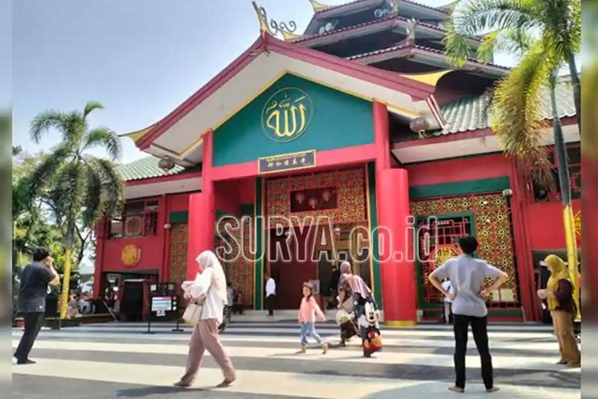 Singgah di Masjid Cheng Hoo Pandaan Pasuruan, Arsitekturnya yang Unik Tarik Minat Pengunjung