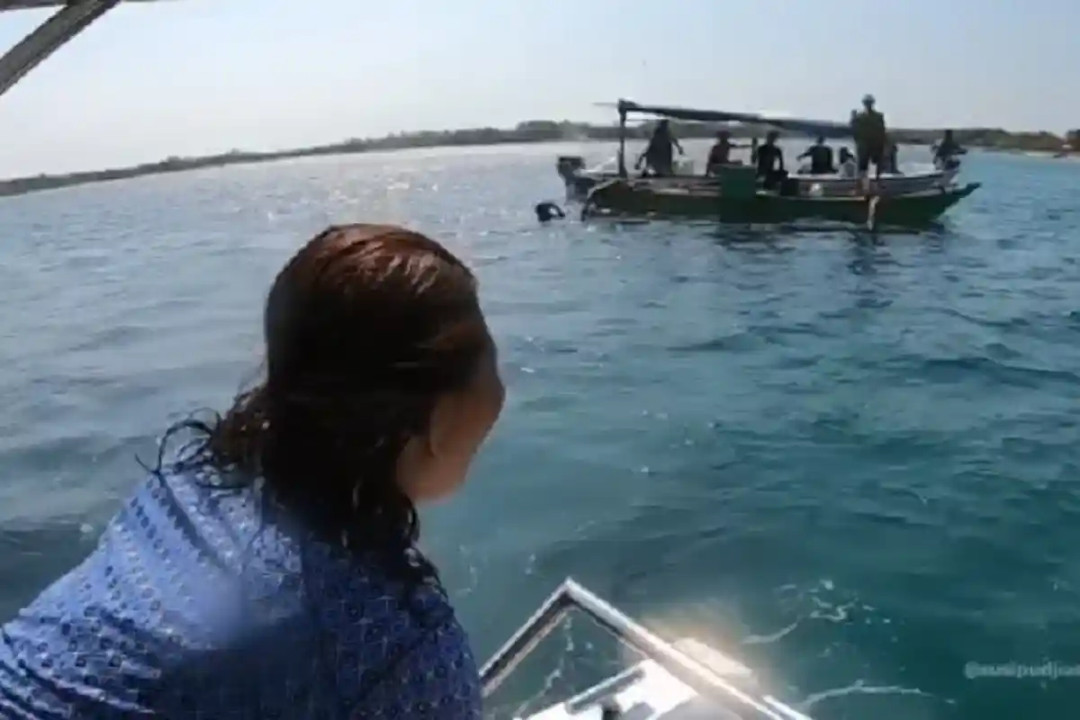 VIDEO Nelayan Kaget Dikejar Susi Pudjiastuti di Lautan, Ternyata Mau Diberi Kapal