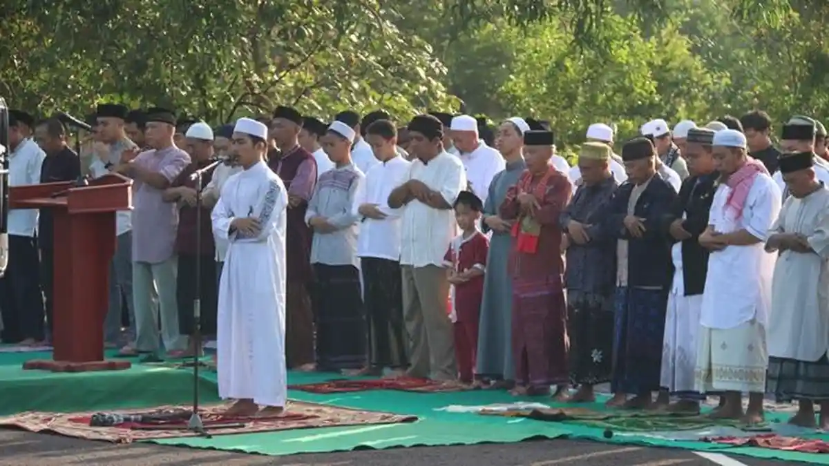 Ratusan Warga Muhammadiyah Beltim Gelar Salat Id Lebih Awal di Manggar