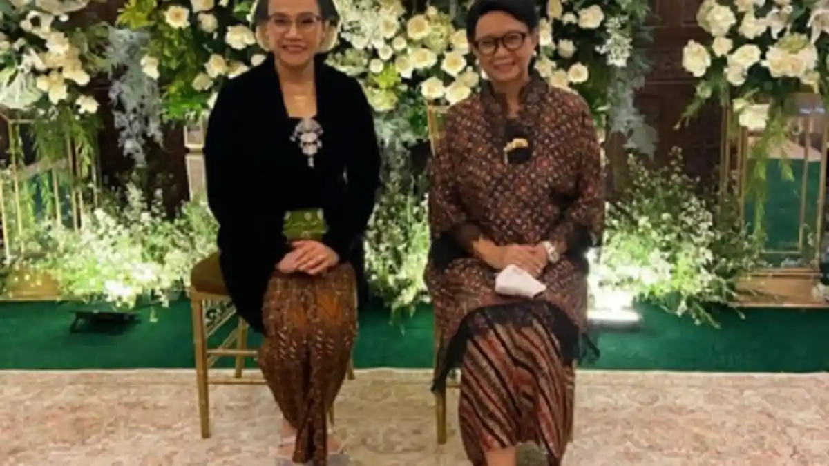 Retno Marsudi Temani Sri Mulyani di Prosesi Mantu Anak Bungsu