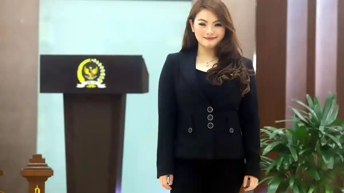 Gebrakan dan Kontroversi Hillary Brigitta Lasut, Anggota DPR Termuda NasDem yang Jadi Caleg Demokrat