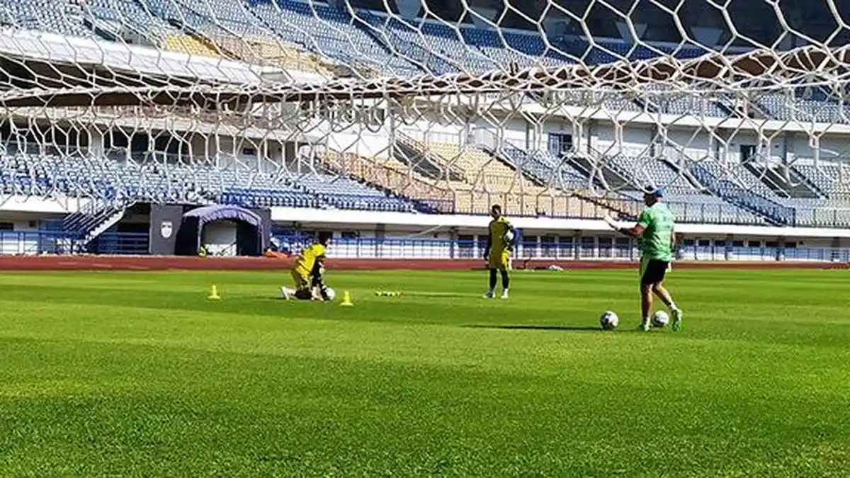 Persib Bandung Datangkan Penjaga Gawang Muda di Setiap Latihannya, Luizinho Passos Yakni Hal Ini