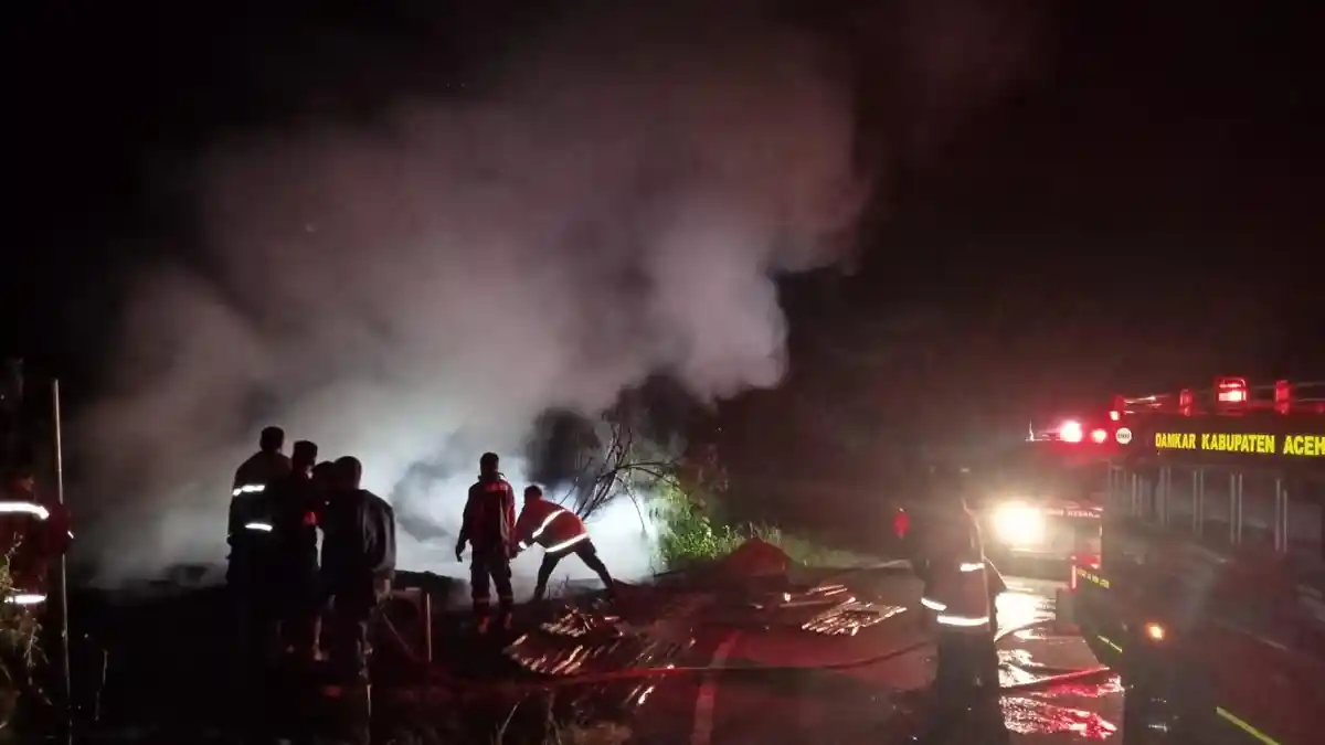 Rumah Ludes Terbakar, Nek Goro di Pegasing Aceh Tengah Mengungsi