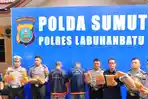 Polres-Labuhanbatu-saat-memaparkan-peredaran-ganja.jpg