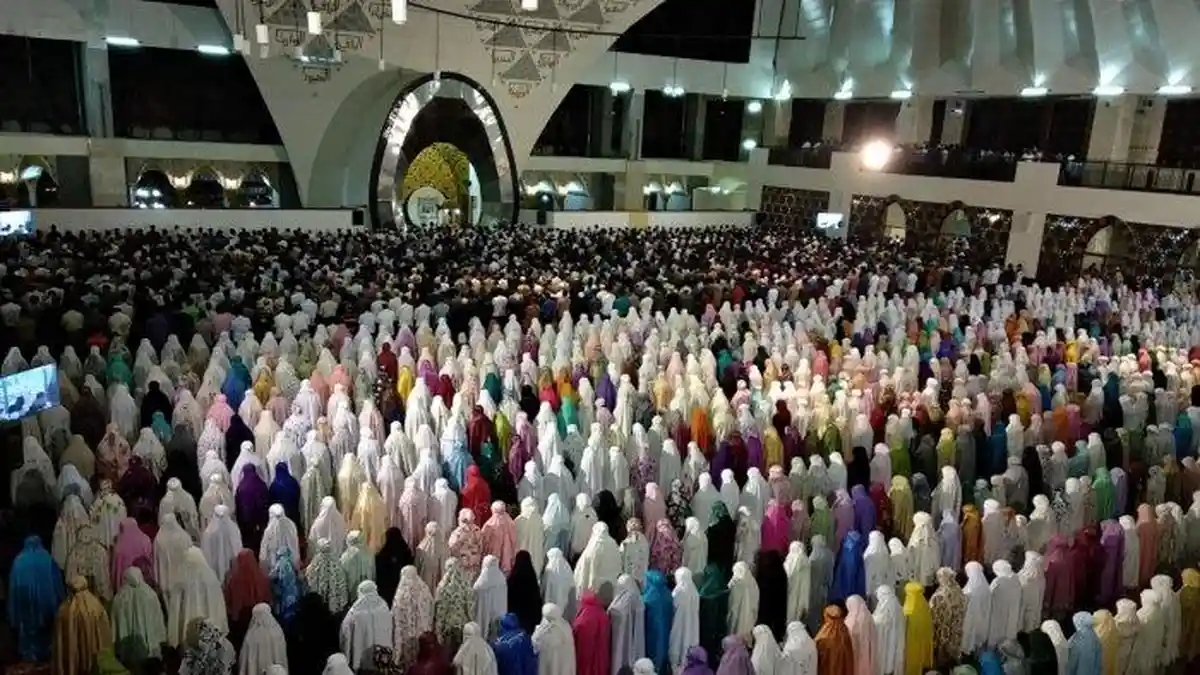 Warga Padang Boleh Salat Tarawih di Masjid, Pesantren Ramadan Digelar Tatap Muka