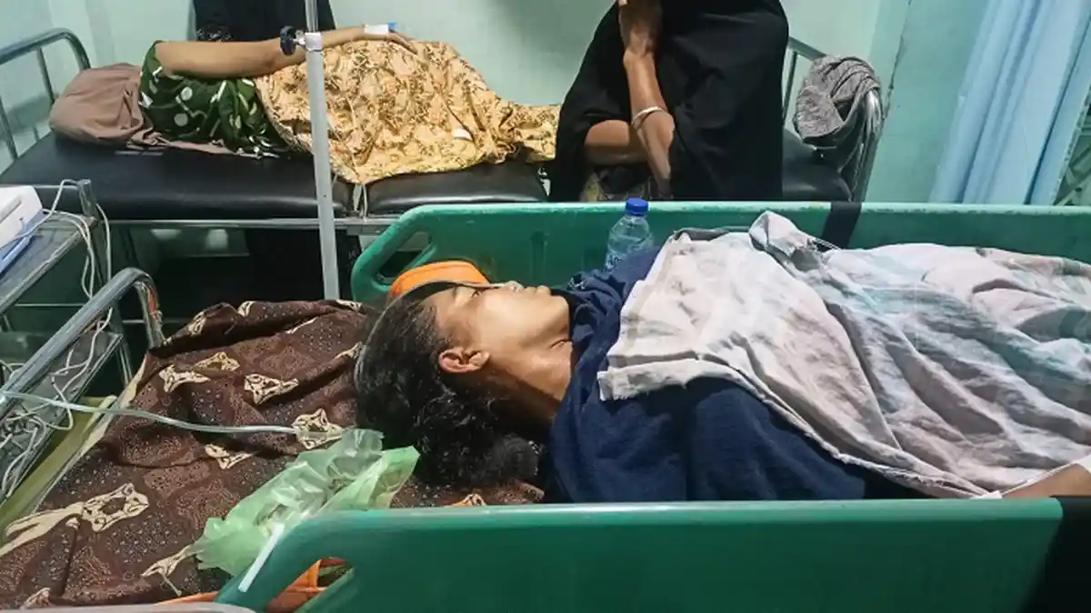 Rumah Roboh Dihantam Truk di Pidie, Ibu Hamil Beserta Suami dan 2 Anak Dilarikan ke Rumah Sakit 