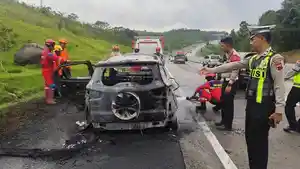 20260321_mobil-terbakar-di-Jalan-Tol-Semarang-Solo_1.jpg
