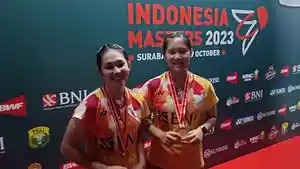 Lanny-Tria-MayasariRibka-Sugiarto-juara-Indonesia-Masters-2023-ganda-putri.jpg