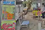Truk Tiba-Tiba Jalan Sendiri Lalu Tabrak Mobil dan Rombong Jus di Garum Kab Blitar, Sopir Tidur