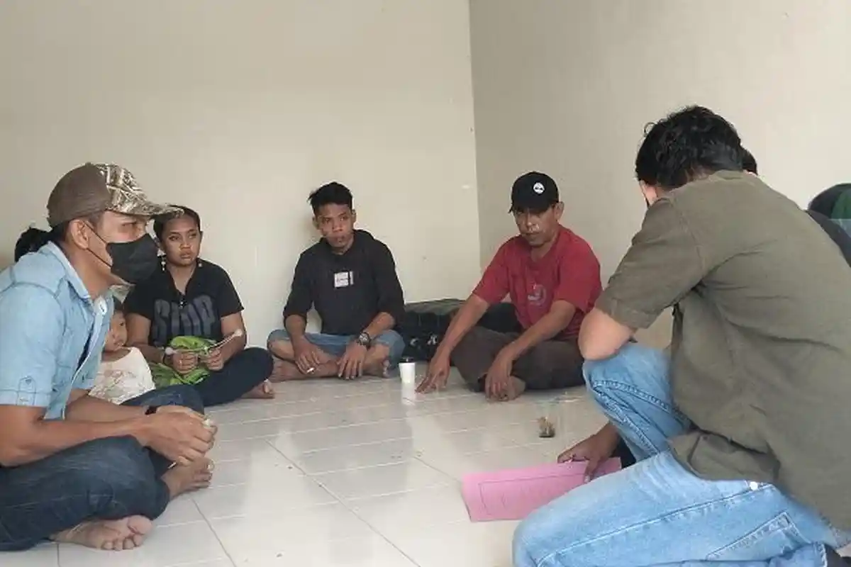 Polres Polman Pulangkan 10 Warga Diduga Pekerja Migran Ilegal, Dijemput di Parepare