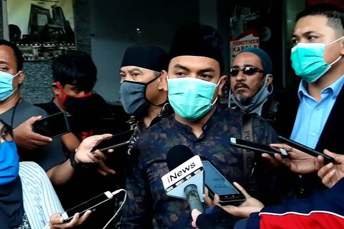 Motif Aparat Kuntit Habib Rizieq Dipertanyakan, Aziz: Rekonstruksi Penembakan Laskar FPI Cukup Aneh
