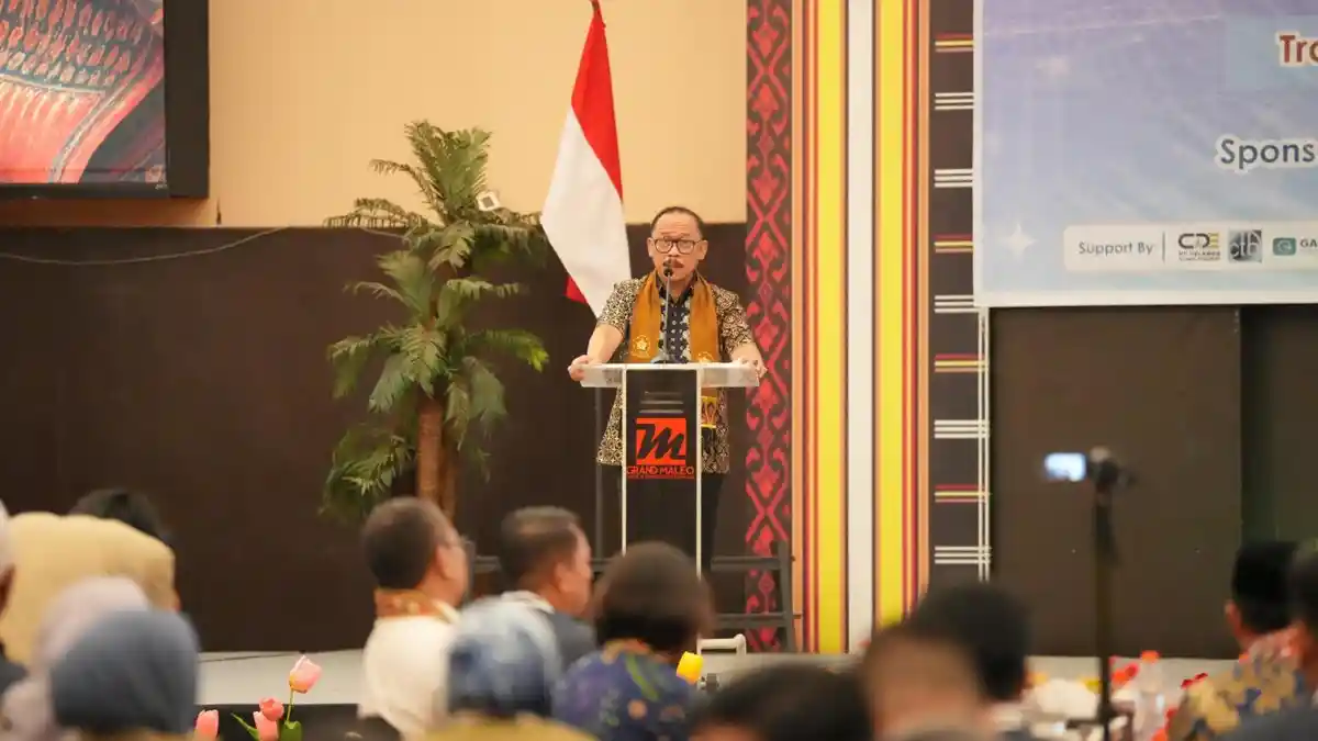 Suhardi Duka Minta 50 Kuota Anak Sulbar Kuliah di UGM