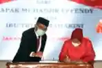 Tri Rismaharini Hadiri Serah Terima Jabatan Menteri Sosial