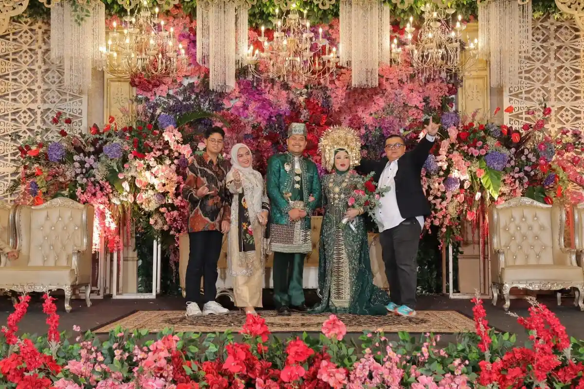 Semarak Perpaduan Pesta Pernikahan Adat Sunda, dan Resepsi Adat Minang