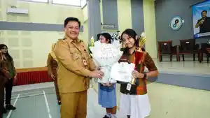 20260522_Wali-Kota-Salatiga-Robby-Hernawan-raih-penghargaan-TKA-2026_1.jpg