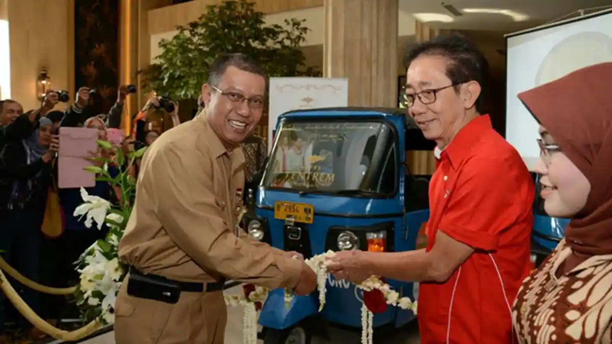 Bajaj Jokowi -JK  Hari ini  Diresmikan Sebagai Ikon  Hotel Tentrem