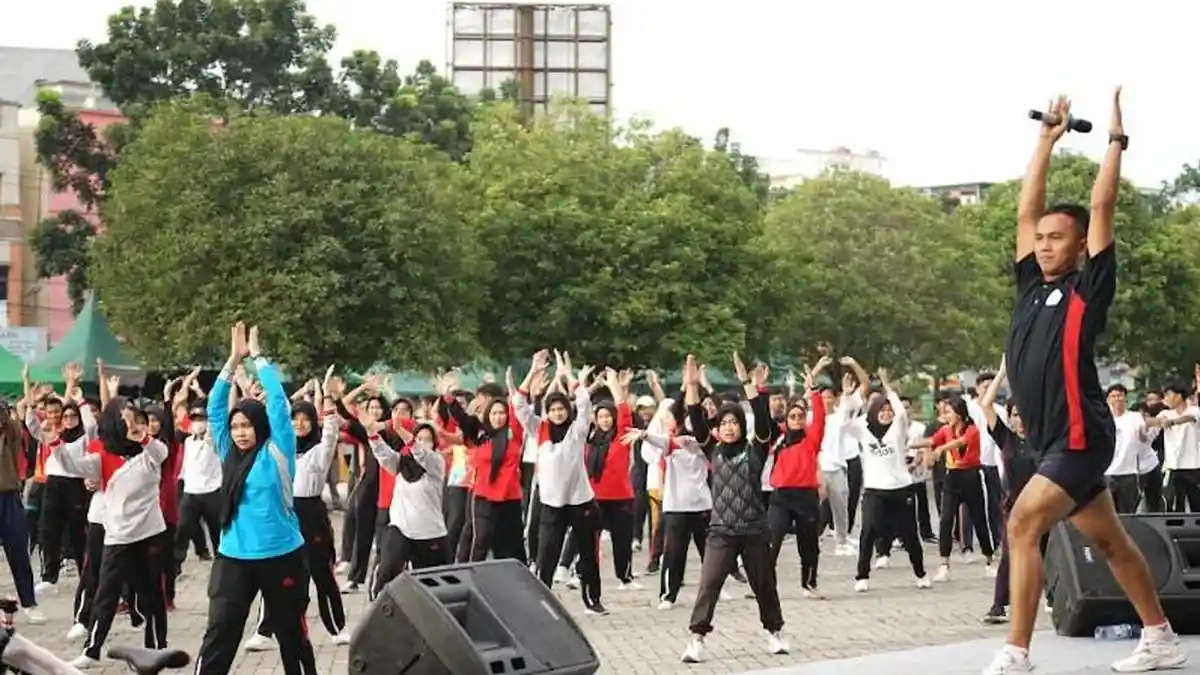 2.500 Mahasiswa Ikuti Kegiatan Sehat Bersama ICMI Muda, Periksa Mata Gratis hingga Senam Bersama