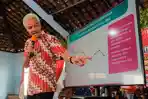 Gubernur-Jateng-Ganjar-Pranowo-saat-memberikan-arahan-percepatan-penanganan-kemiskinan-ekstrem.jpg