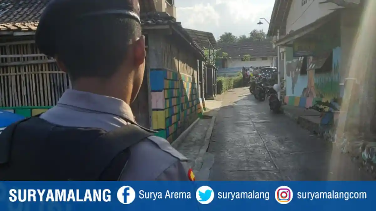 BREAKING NEWS - Pasutri Terduga Teroris di Magetan Diciduk Densus 88