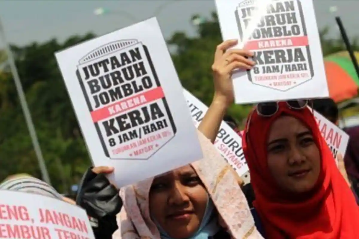 Hari Buruh, 3 Protes Para Pegawai Saat Gelar Unjuk Rasa Protes Jam Kerja, 'Jomblo' Bahas Soal Jodoh!