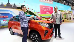DAIHATSU-SIGRA-GIIAS1.jpg